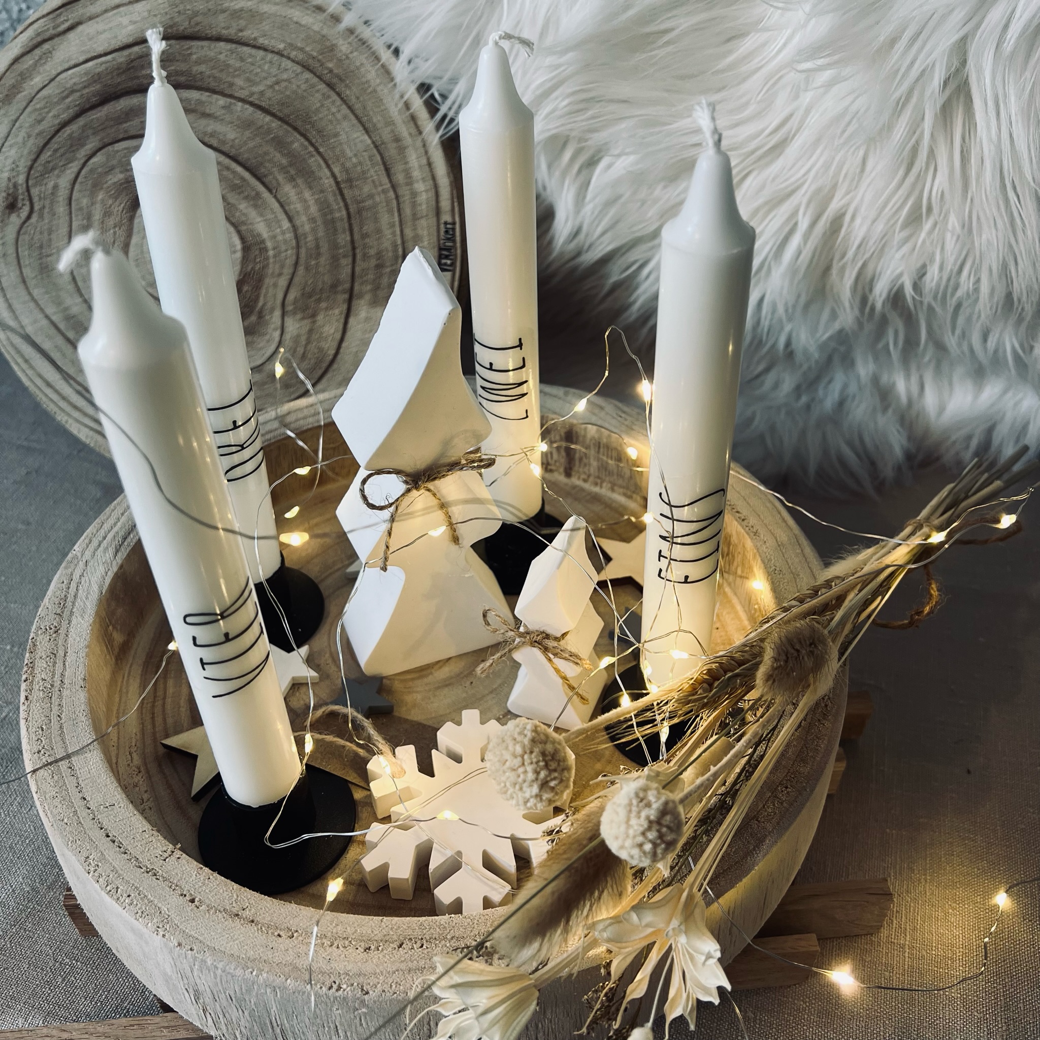 Adventskranz mit Bäumen